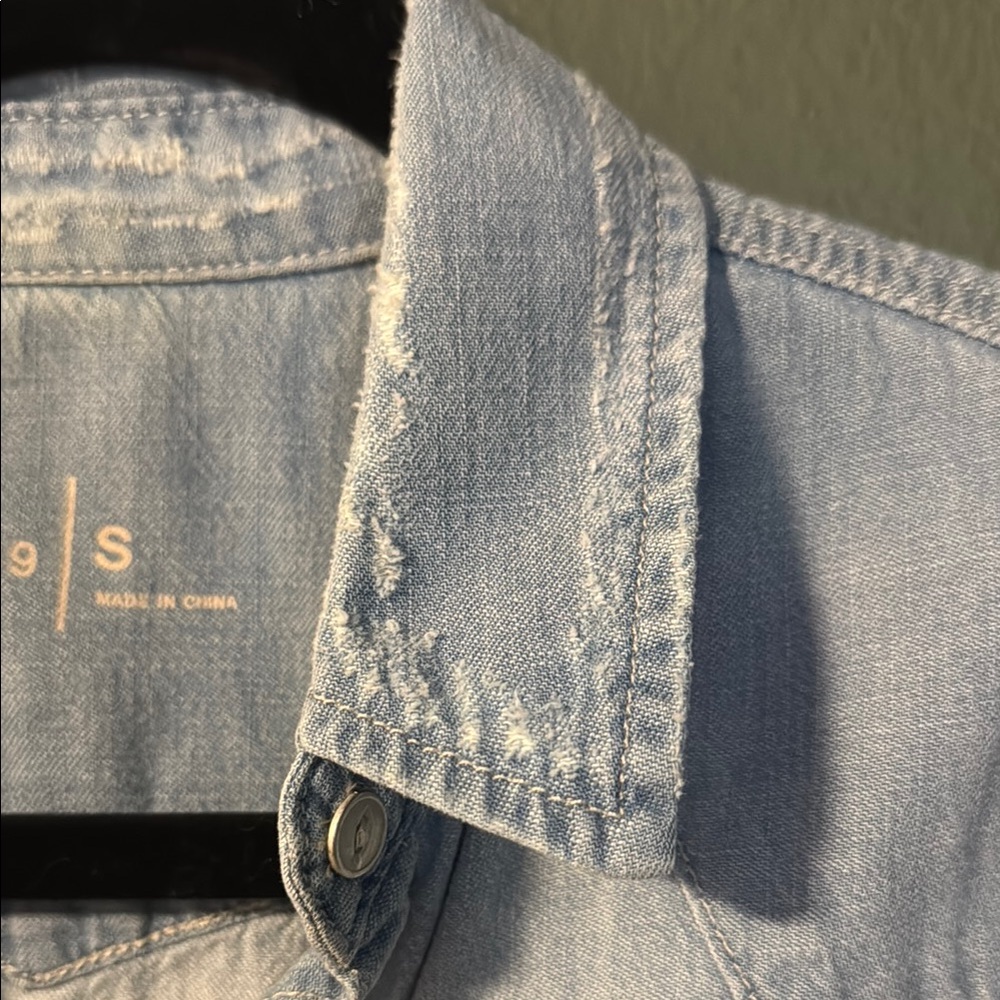 Gap S Light Blue Denim Button-Up Shirt - Picture 8 of 9